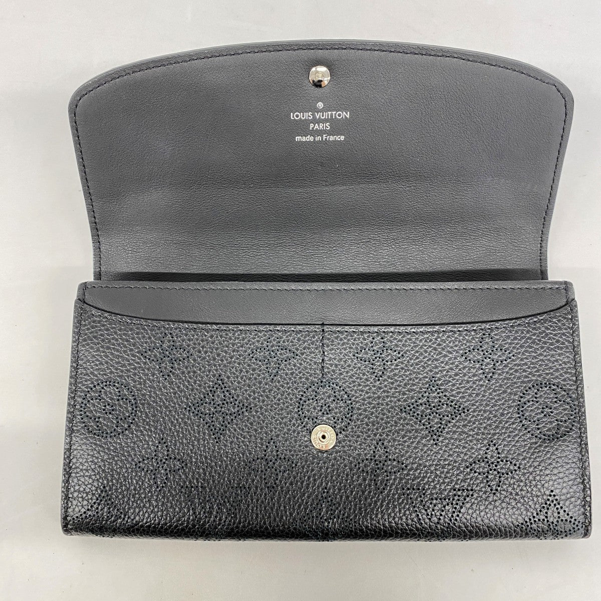 【5gd5375-h】ルイヴィトン 長財布 マヒナ ポルトフォイユイリス M60143 ノワール【中古】レディース