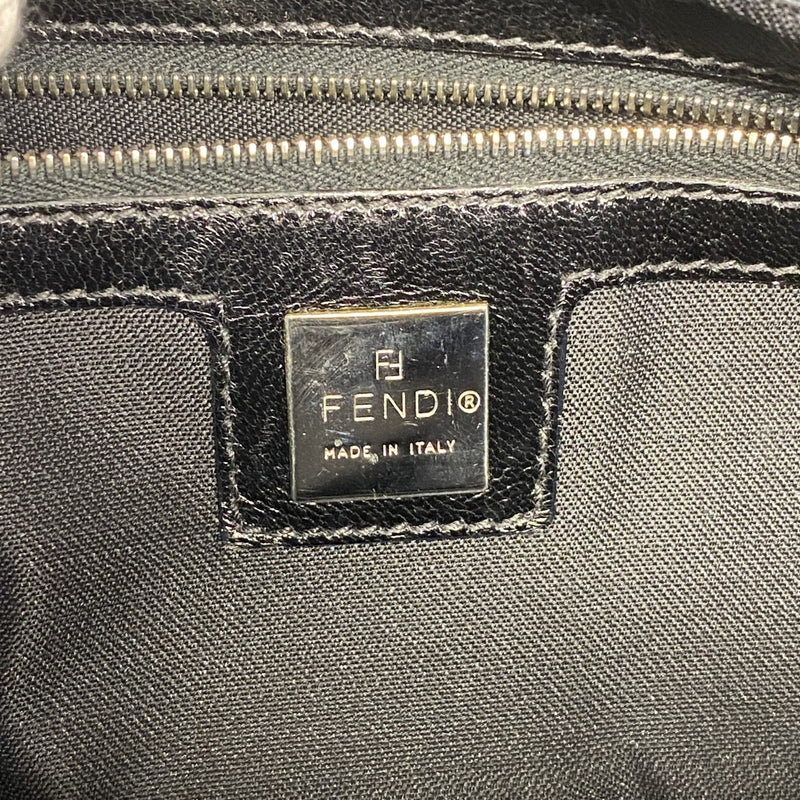 【5gd5409-h】フェンディ ショルダーバッグ スウェード ブラック シルバー金具【中古】レディース