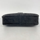 【5gd5409-h】フェンディ ショルダーバッグ スウェード ブラック シルバー金具【中古】レディース