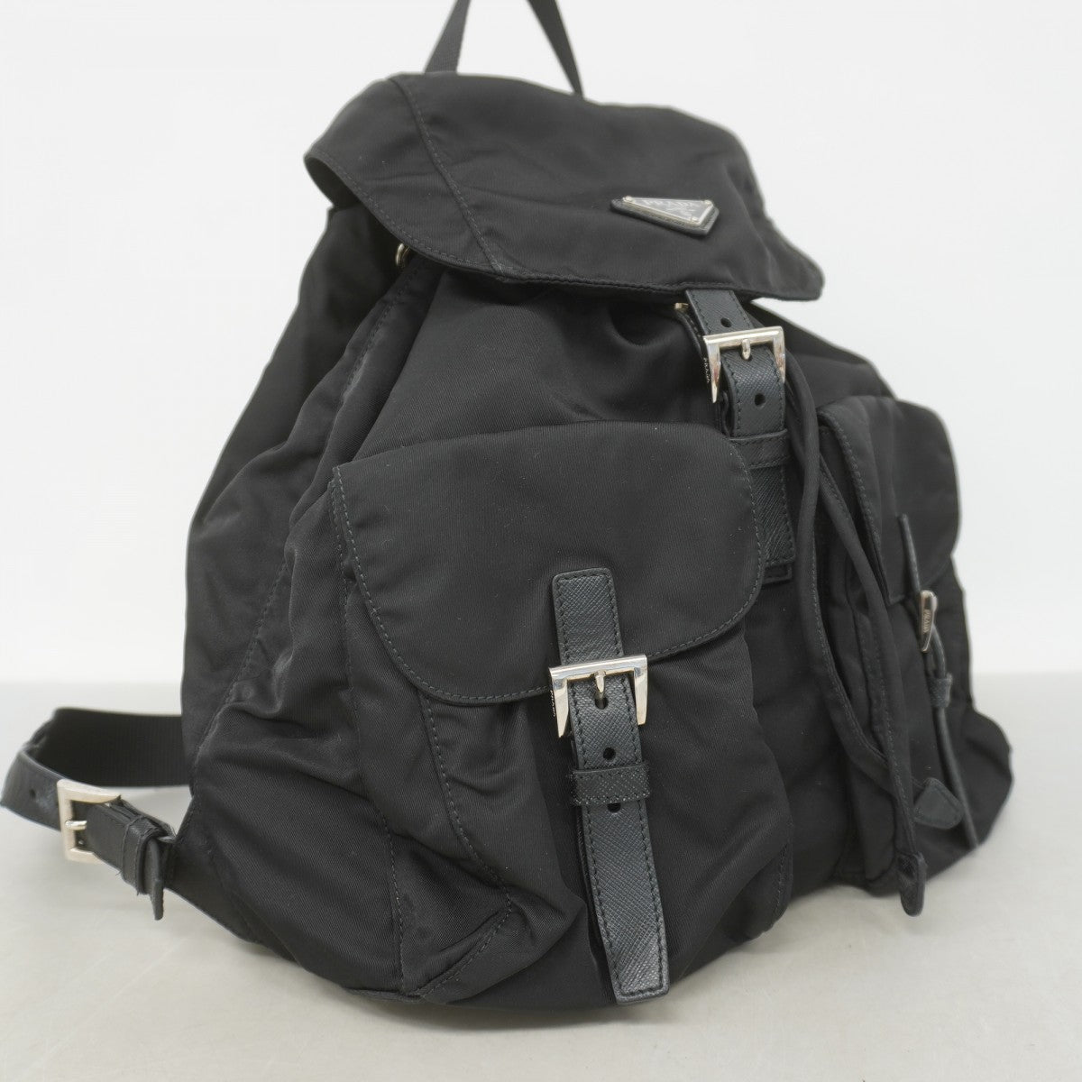【5gd5432-h】プラダ リュック・デイパック ナイロン ブラック シルバー金具【中古】レディース