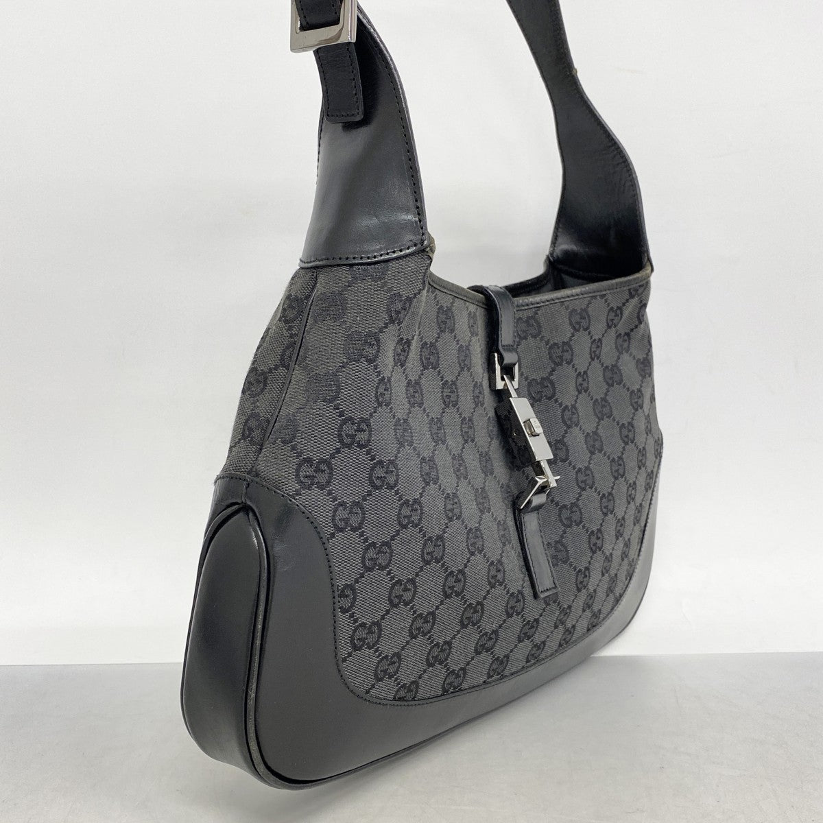 ★SALE【5gd5511-h】グッチ ショルダーバッグ GGキャンバス 001 3306 キャンバス ブラック シルバー金具【中古】レディース