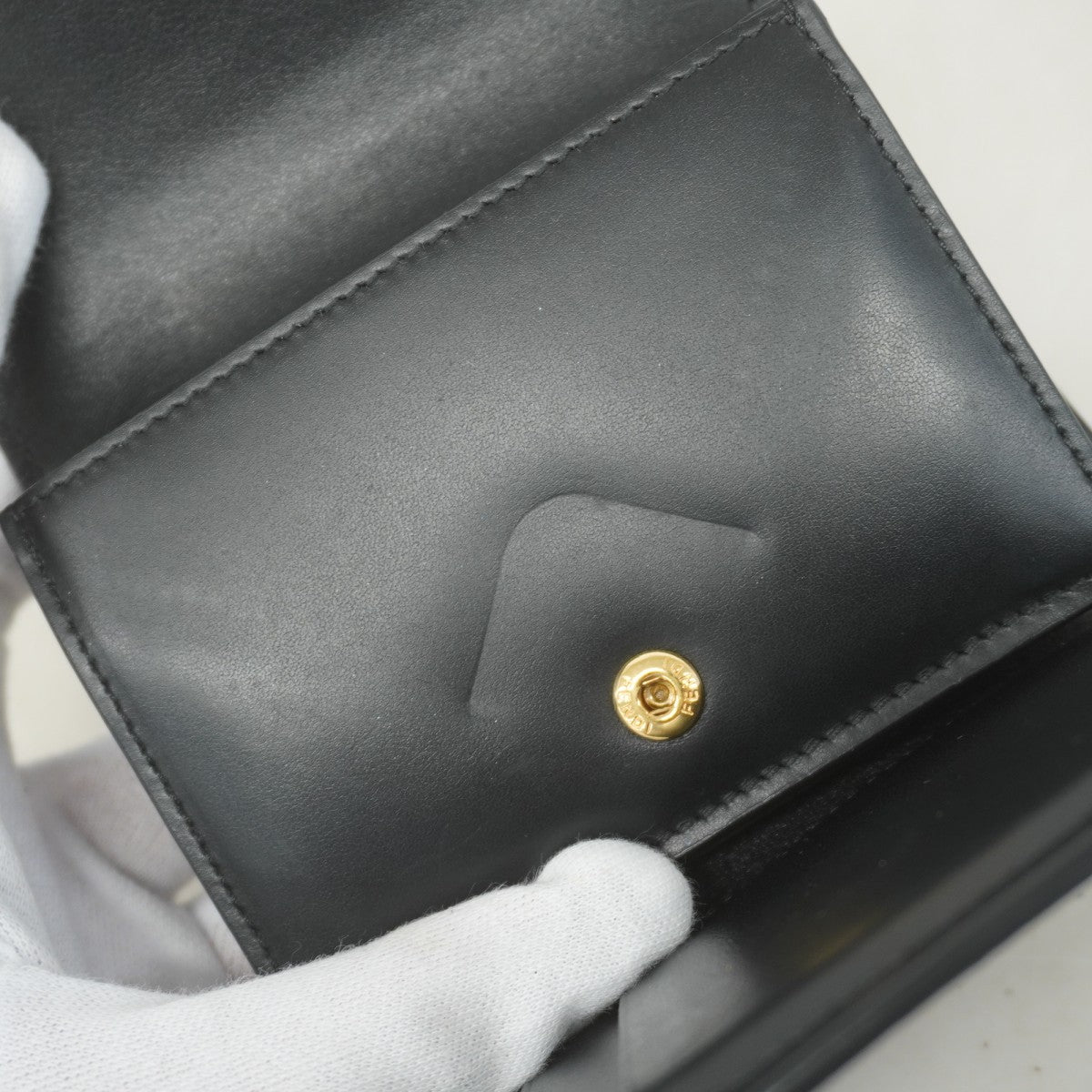 ★SALE【5ge5764-h】フェンディ 三つ折り財布 FFダイヤモンド レザー ブラック ゴールド金具【中古】レディース