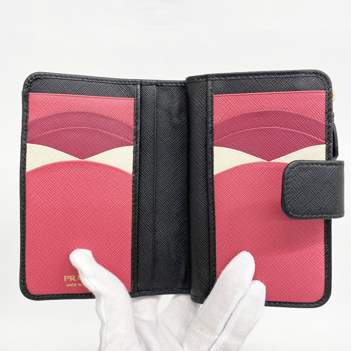 ★SALE【5ge6369-h】プラダ 財布 サフィアーノ レザー ブラック ゴールド金具【中古】レディース