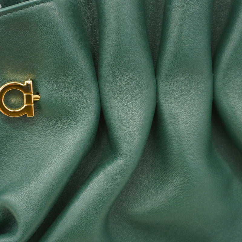 フェラガモ Ferragamo ショルダーバック グリーン ゴールドチ フェラガモ Ferragamo ショルダーバック グリーン ゴールドチ