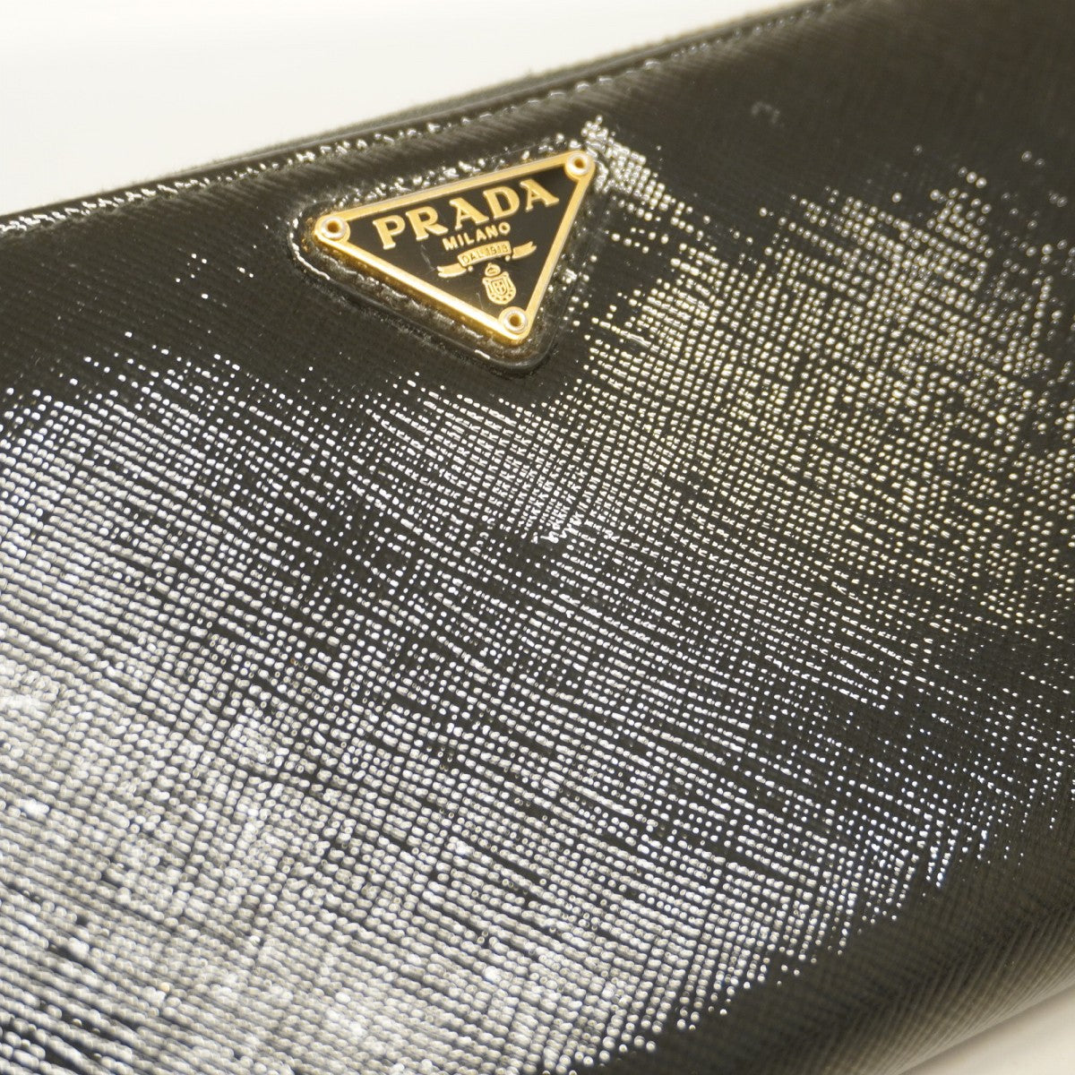 ★SALE【5hc2342-h】プラダ 長財布 サフィアーノ エナメル ブラック ゴールド金具【中古】レディース