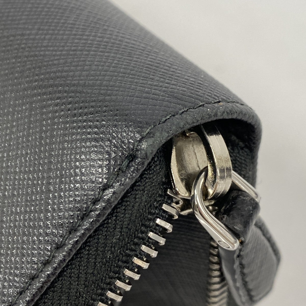 【5hc2401-h】プラダ 長財布 サフィアーノ レザー ブラック シルバー金具【中古】メンズ レディース ユニセックス