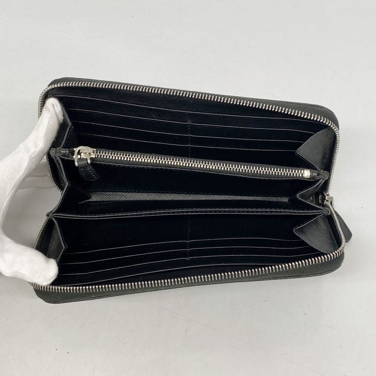 【5hc2401-h】プラダ 長財布 サフィアーノ レザー ブラック シルバー金具【中古】メンズ レディース ユニセックス