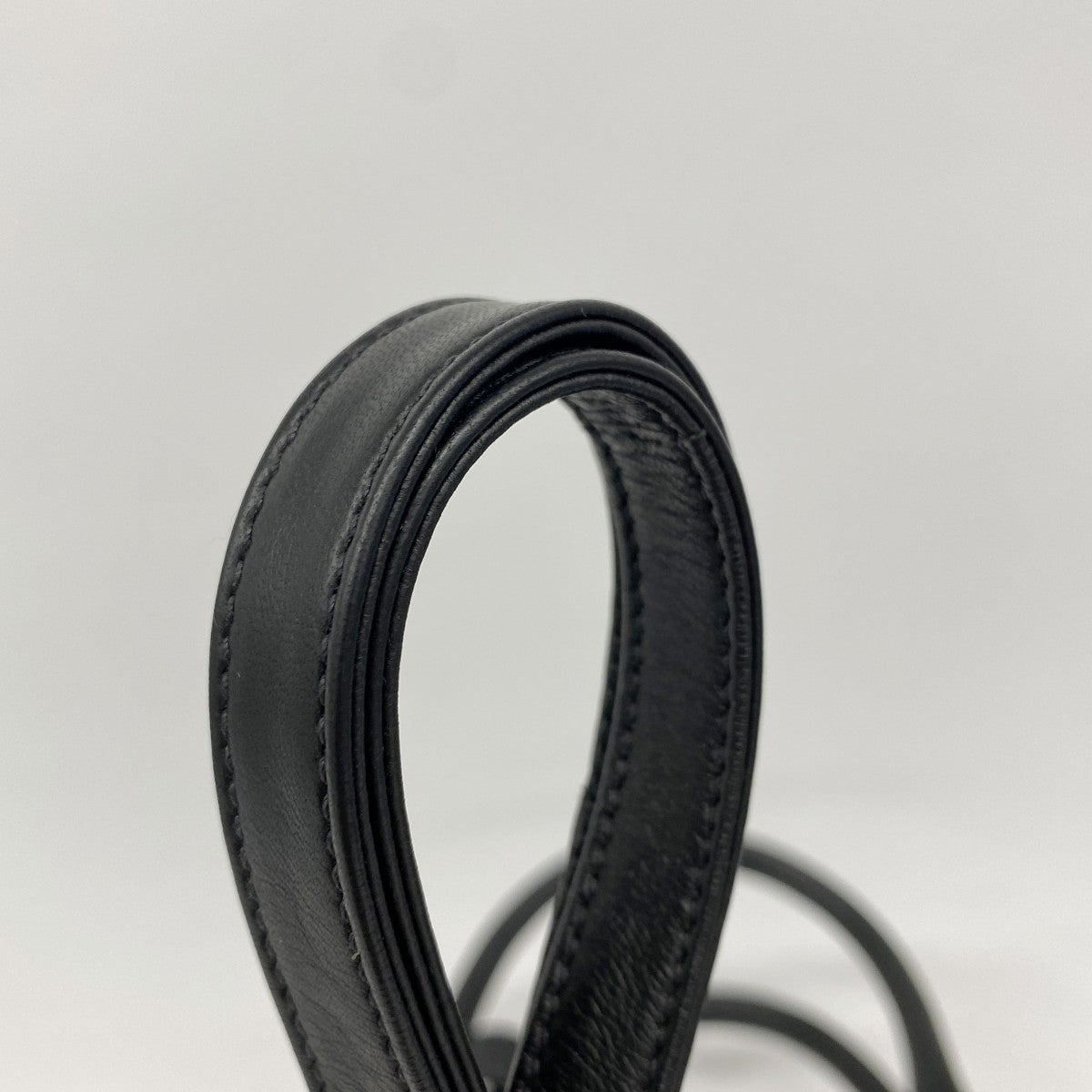 ★SALE【5hc2563-h】プラダ ハンドバッグ テスートボンバー ナイロン ブラック ゴールド金具【中古】レディース