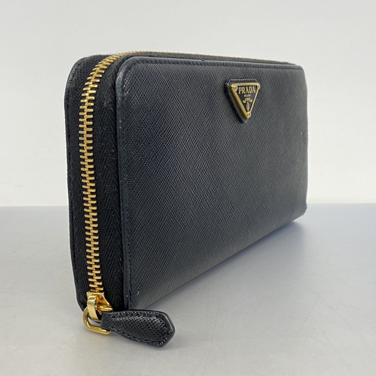 【5hc2564-h】プラダ 長財布 レザー ブラック ゴールド金具【中古】レディース