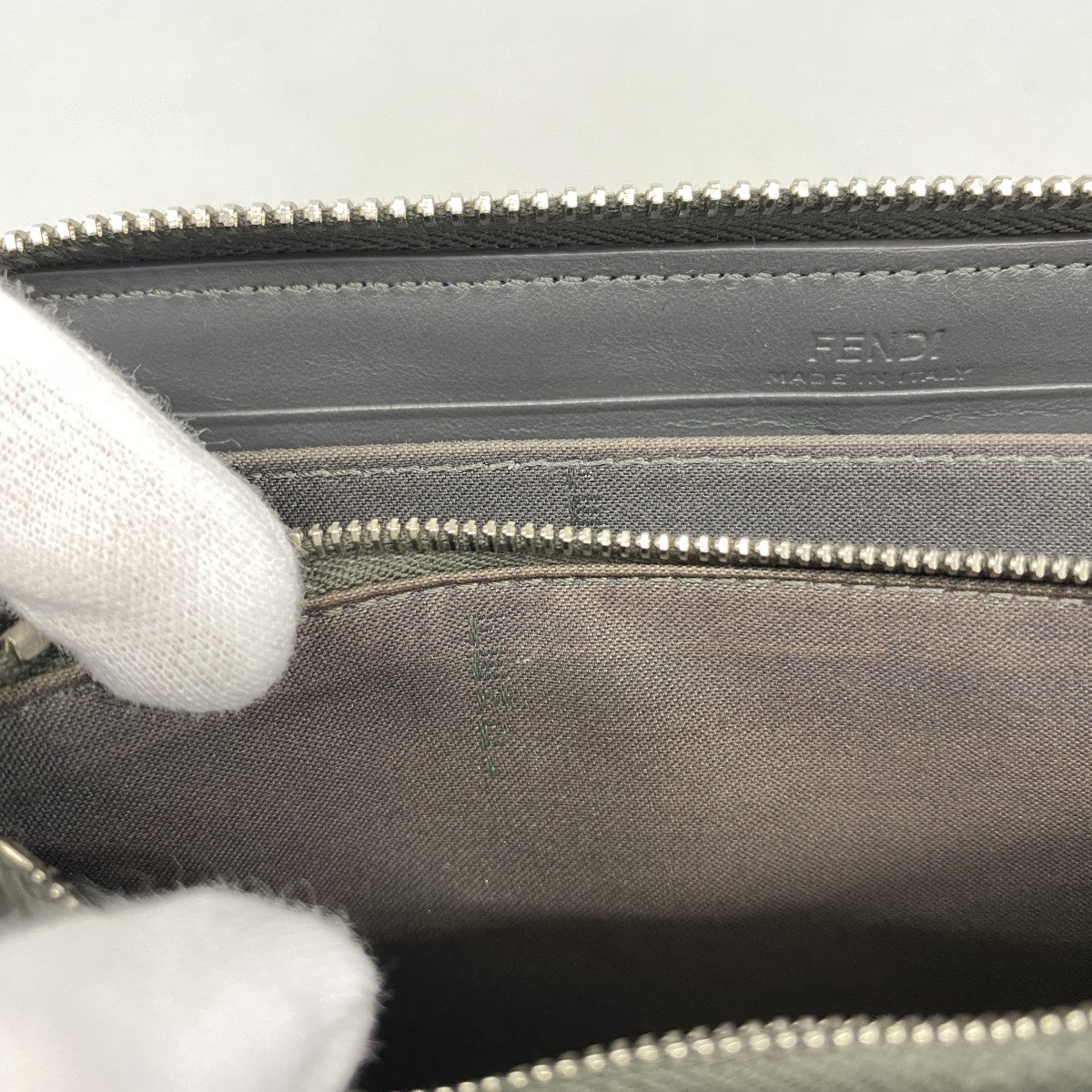 【5hc2701-h】フェンディ 長財布 レザー グレー マルチカラー シルバー金具【中古】レディース