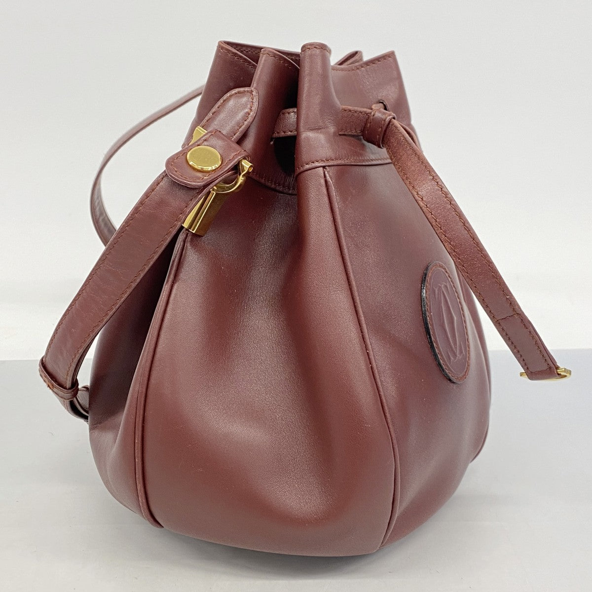 ★SALE【5hd3206】カルティエ ショルダーバッグ マスト レザー ボルドー ゴールド金具【中古】レディース