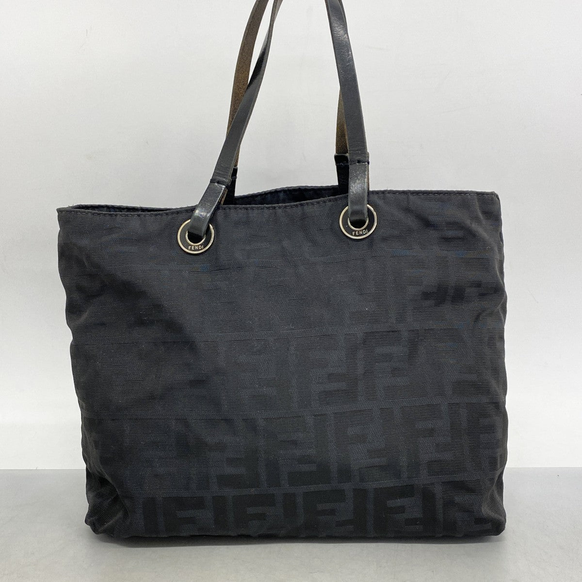 【5hd4262-h】フェンディ ハンドバッグ ズッカ ナイロンキャンバス ブラック シルバー金具【中古】レディース