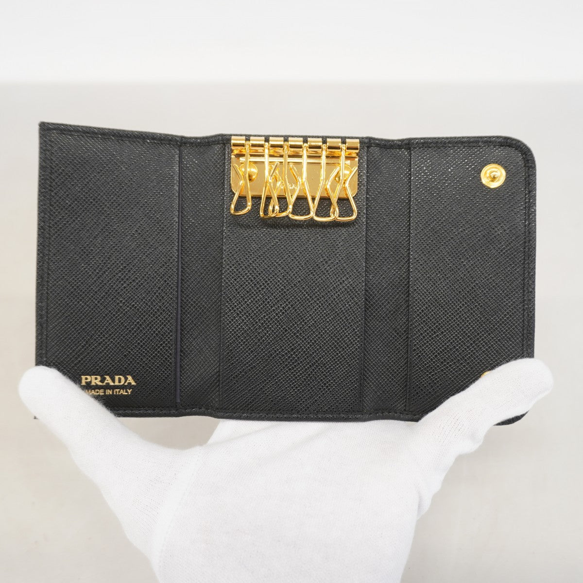 【5he4513】プラダ キーケース サフィアーノ フィオッコ レザー ブラック ゴールド金具【中古】レディース