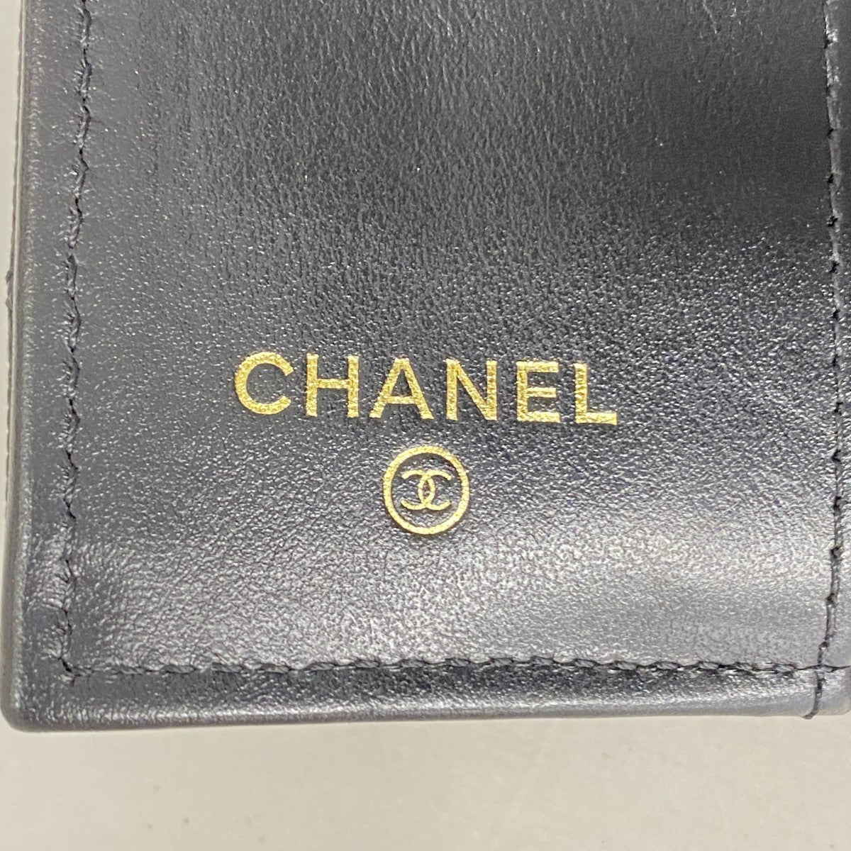 【5he4656-h】シャネル 三つ折り財布 マトラッセ キャビアスキン ブラック シャンパンゴールド金具【中古】レディース