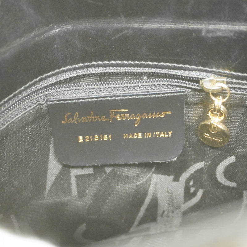 【極美品】　サルヴァトーレフェラガモ　ショルダーバッグ　ブラック　本革　箱付き Salvatore Ferragamo - 美品 サルヴァトーレフェラガモ レザー
