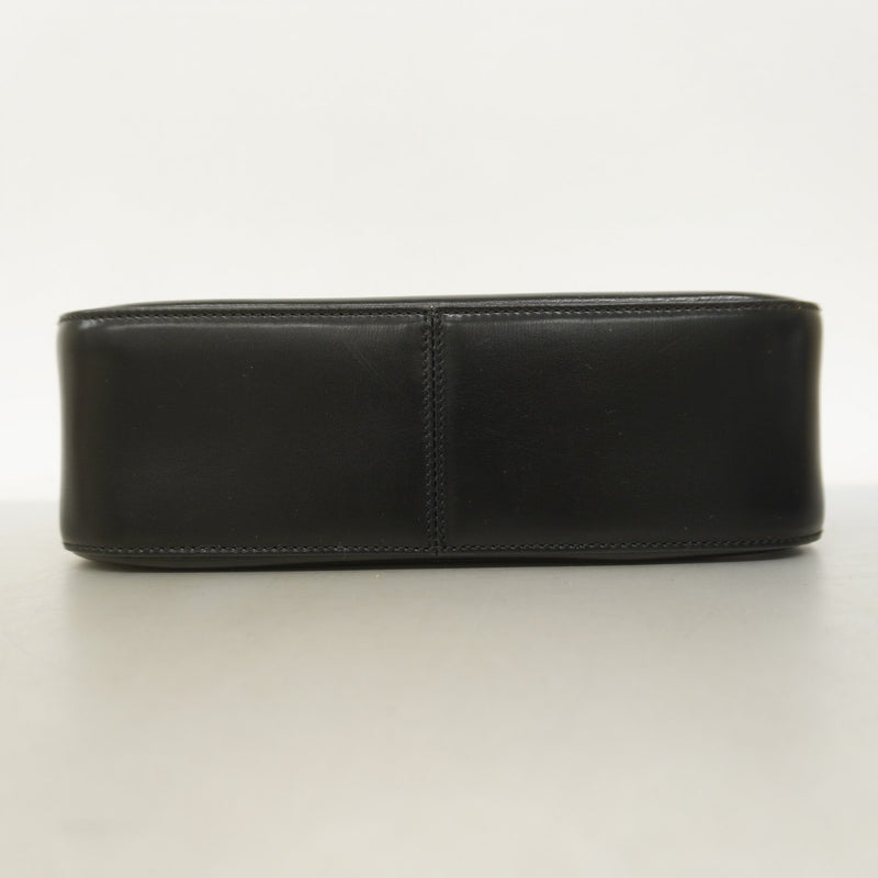 ✨希少✨極美品✨ フェラガモ　ショルダーバッグ　ヴァラ　レザー　ブラック　A4 Salvatore Ferragamo フェラガモ FERRAGAMO ハンドバッグ