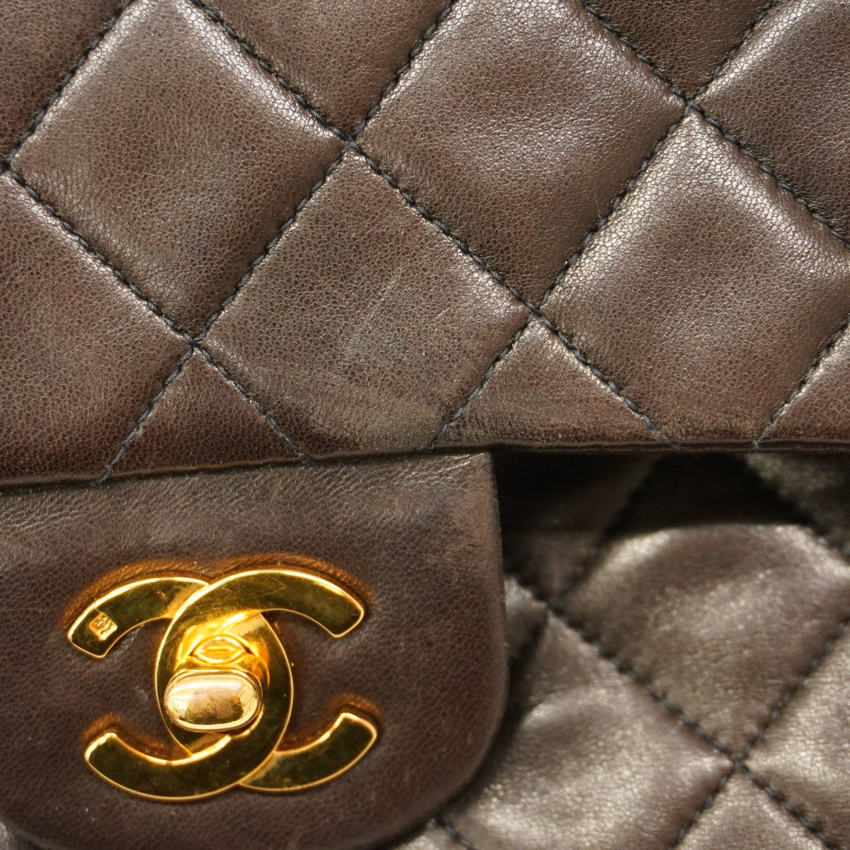 【5he4711-h】シャネル ショルダーバッグ マトラッセ Wフラップ Wチェーン ラムスキン ブラック ゴールド金具【中古】レディース