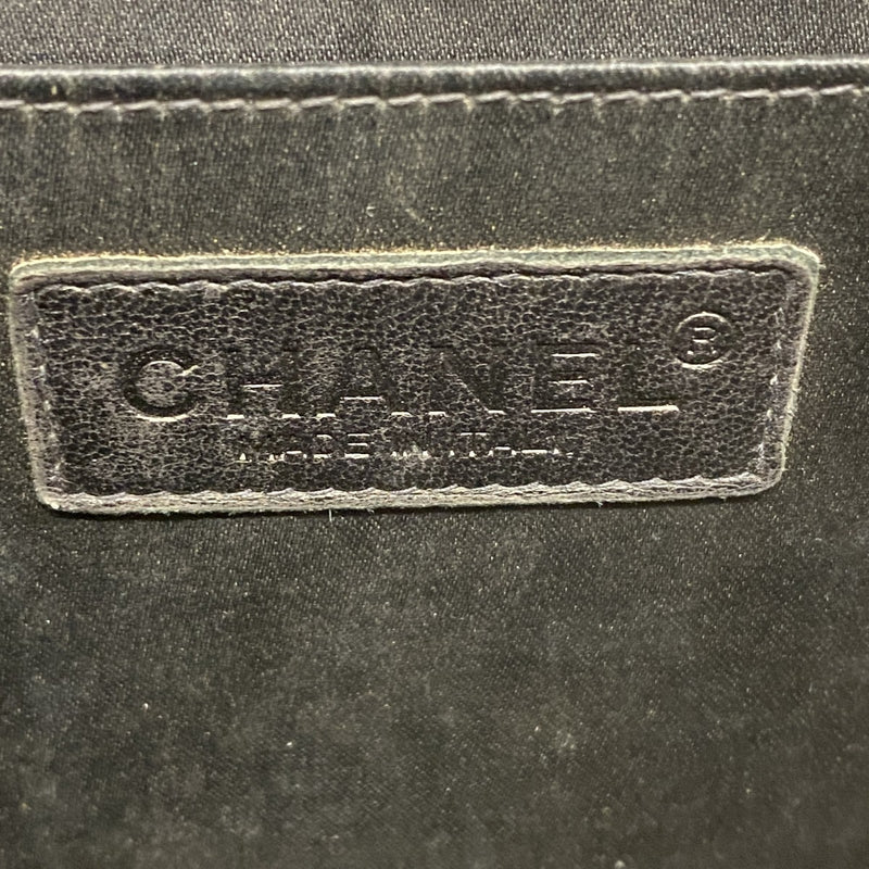 【5he4754-h】シャネル ショルダーバッグ ニュートラベル Wチェーン チョコバー ナイロン ブラック【中古】レディース