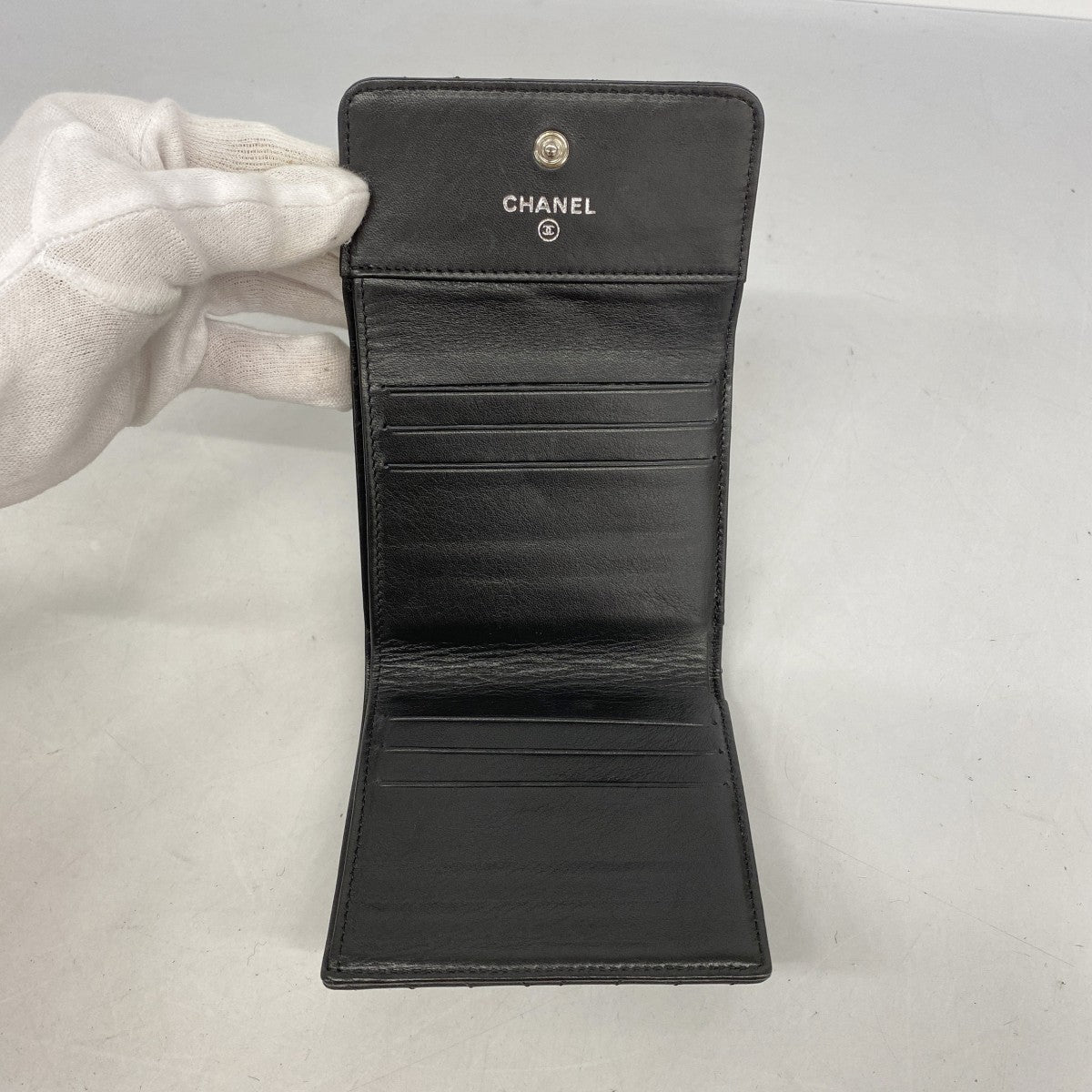 【5he4929-h】シャネル 三つ折り財布 Vステッチ ラムスキン ブラック シルバー金具【中古】レディース