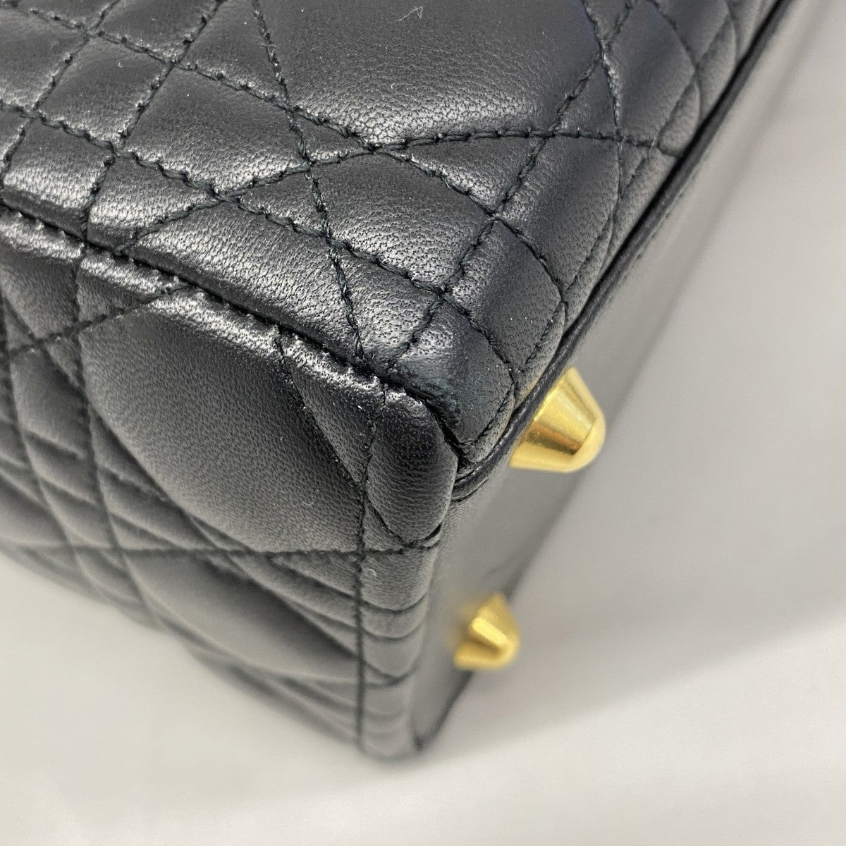 【5he5106-h】クリスチャンディオール ハンドバッグ カナージュ レディディオール レザー ブラック ゴールド金具【中古】レディース