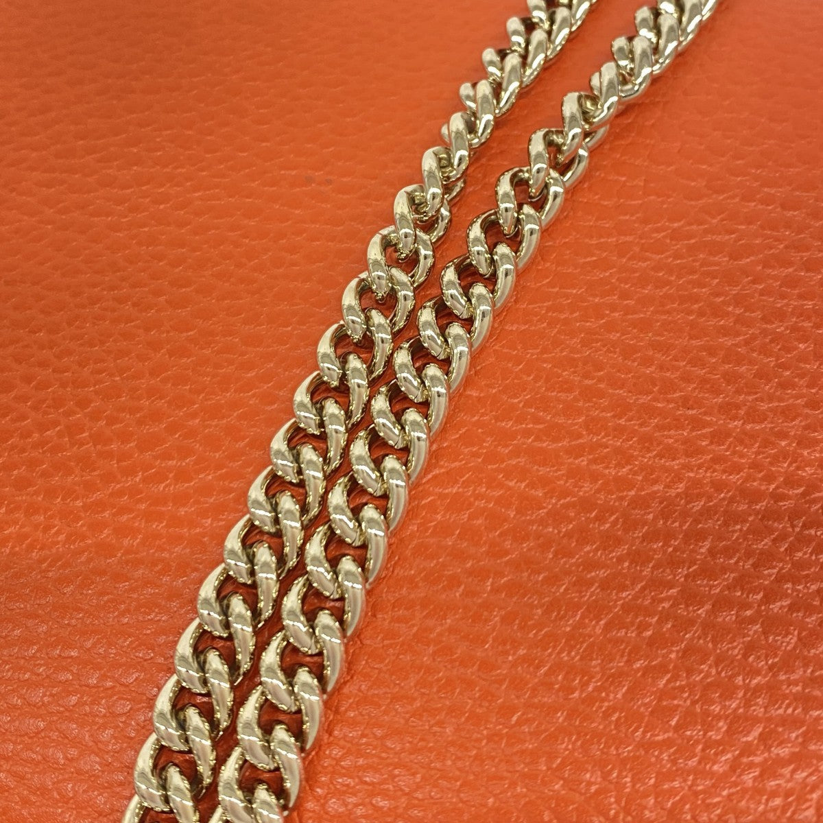 【5he5338-b-h】グッチ ショルダーバッグ インターロッキングG 510304 レザー オレンジ シャンパンゴールド金具【中古】レディース