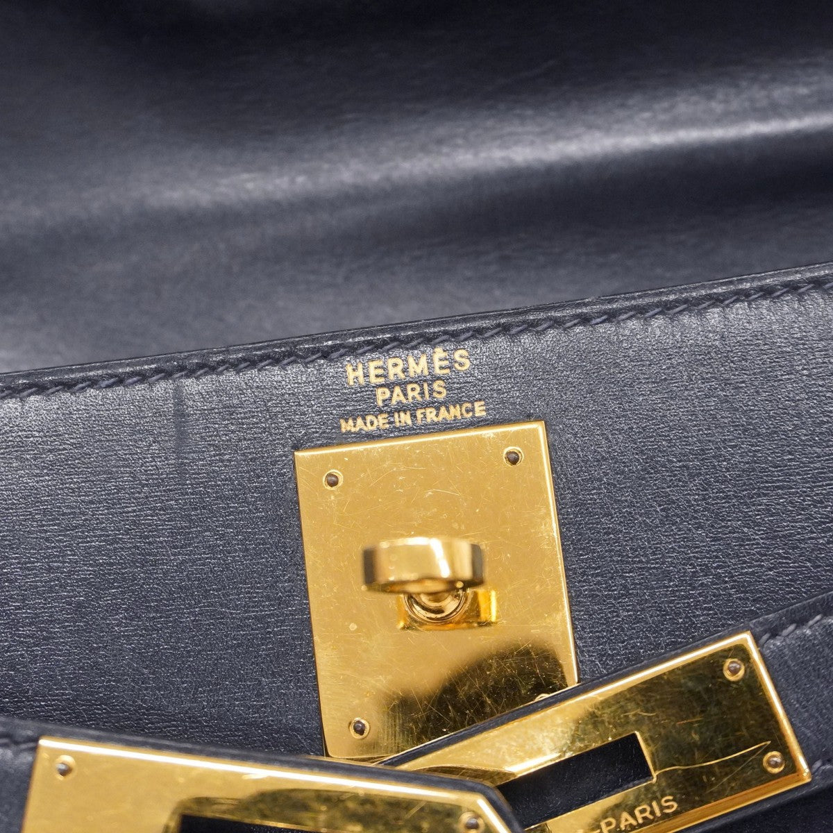 【5he5342-h】エルメス ハンドバッグ ケリー28 ボックスカーフ ネイビー ゴールド金具 ○O刻印【中古】レディース
