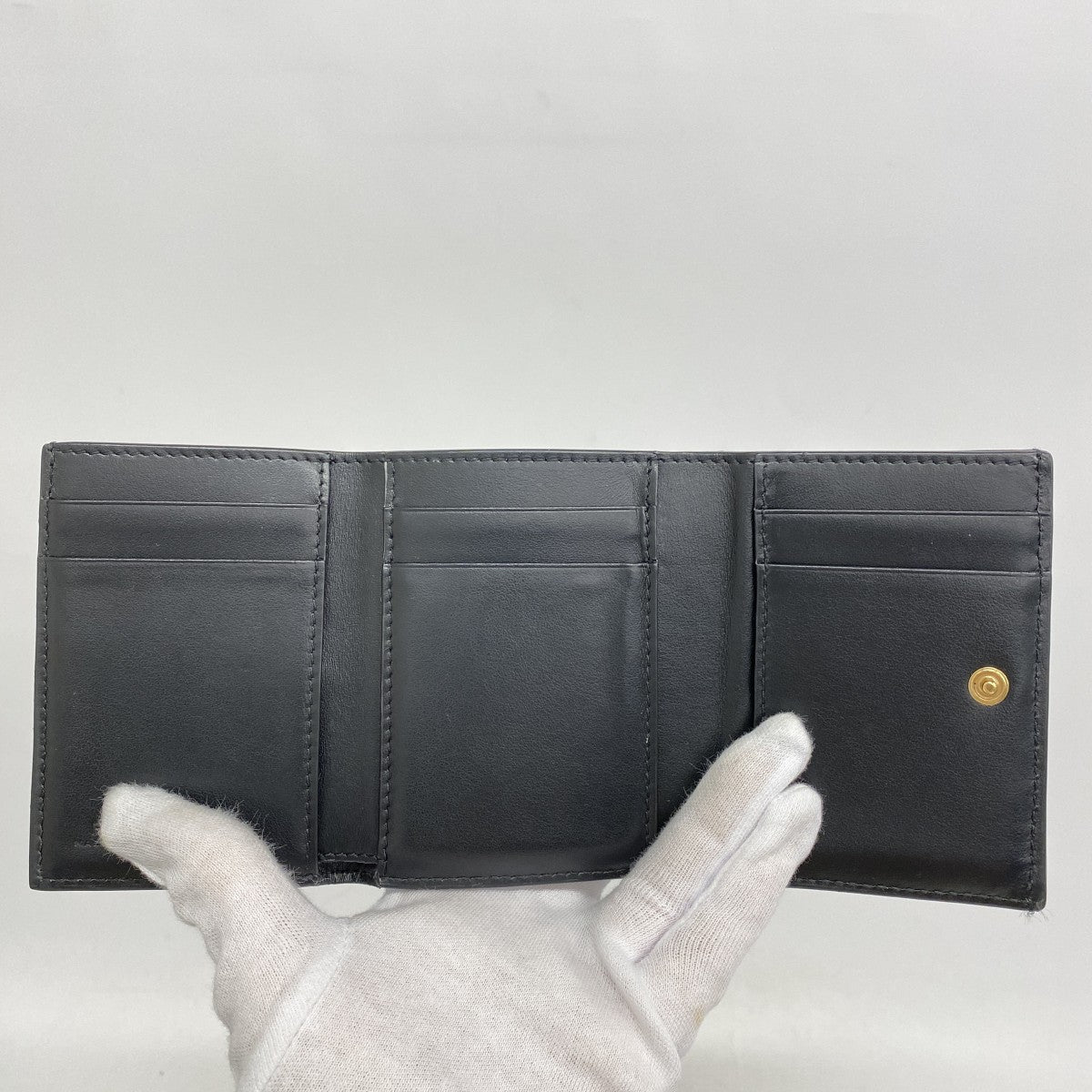 【5he5477-h】フェンディ 三つ折り財布 FFダイヤモンド レザー ブラック ゴールド金具【中古】レディース