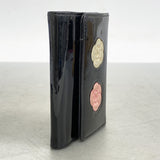 ★SALE【5he5490-h】シャネル キーケース カメリア パテントレザー ブラック シルバー金具【中古】レディース