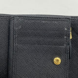 【5he5505-h】プラダ 三つ折り財布 サフィアーノ レザー ブラック ゴールド金具【中古】レディース