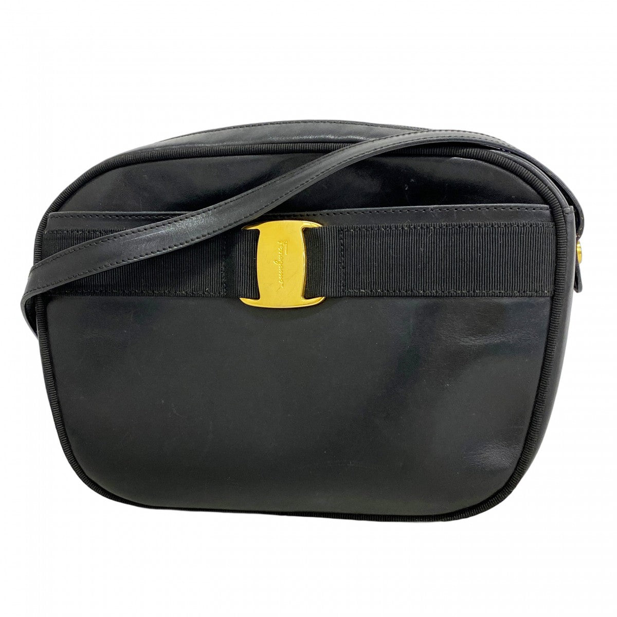 ★SALE【5he5620-h】サルヴァトーレフェラガモ ショルダーバッグ ヴァラ レザー ブラック ゴールド金具【中古】レディース