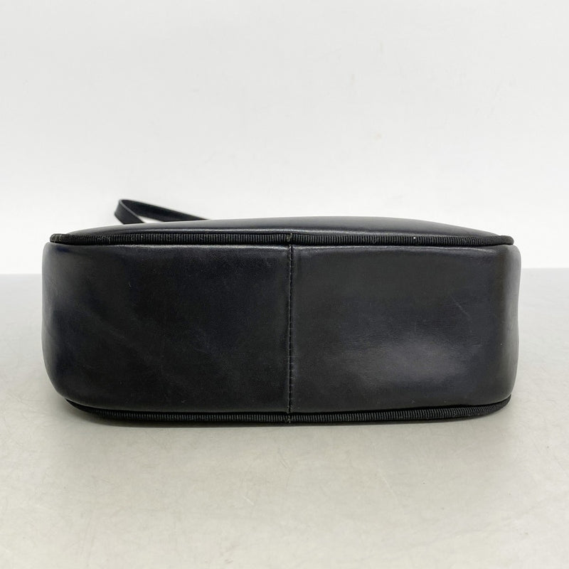 ★SALE【5he5620-h】サルヴァトーレフェラガモ ショルダーバッグ ヴァラ レザー ブラック ゴールド金具【中古】レディース