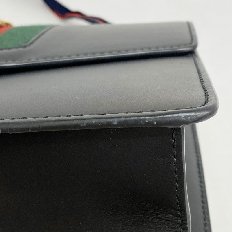 【5he5833】グッチ ショルダーバッグ シルヴィ 421882 レザー ブラック ゴールド金具【中古】レディース