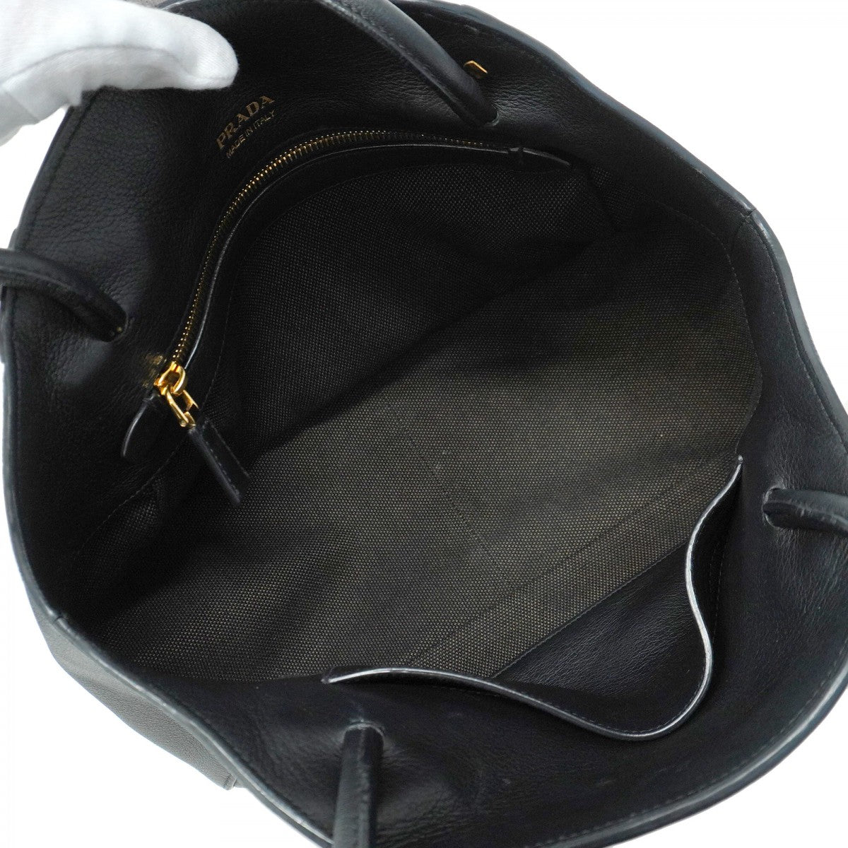 【5hf5954】プラダ ショルダーバッグ レザー ブラック ゴールド金具【中古】レディース