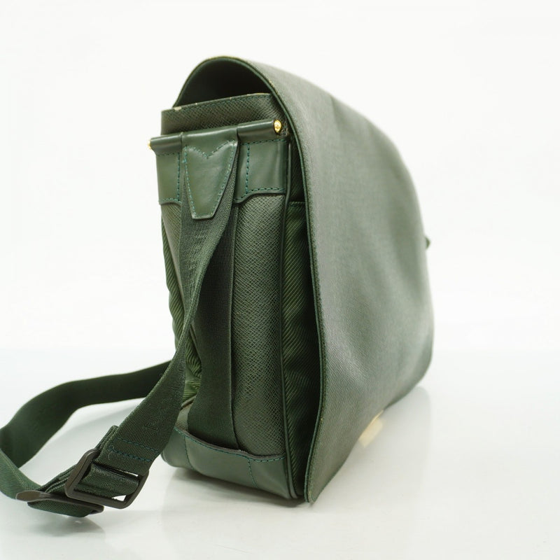ルイヴィトン タイガ ヴィクトール エピセア メッセンジャーバッグ M30144 LOUIS VUITTON ショルダーバッグ メッセンジャーバッグ