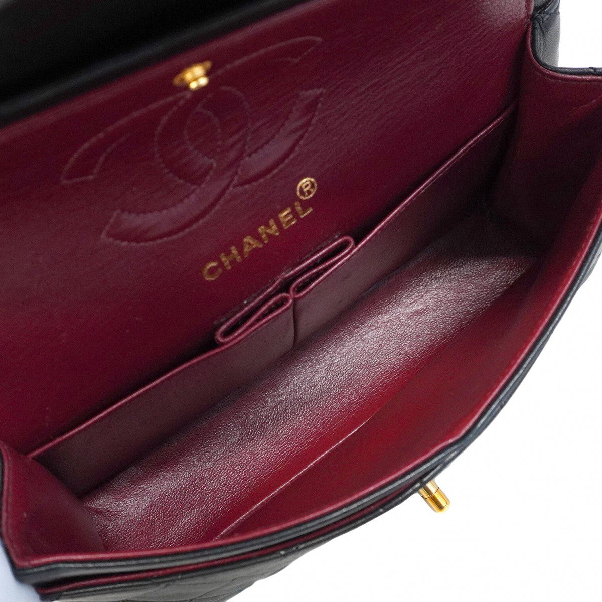 【5ia0042-h】シャネル ショルダーバッグ マトラッセ Wフラップ Wチェーン ラムスキン ブラック ゴールド金具【中古】レディース