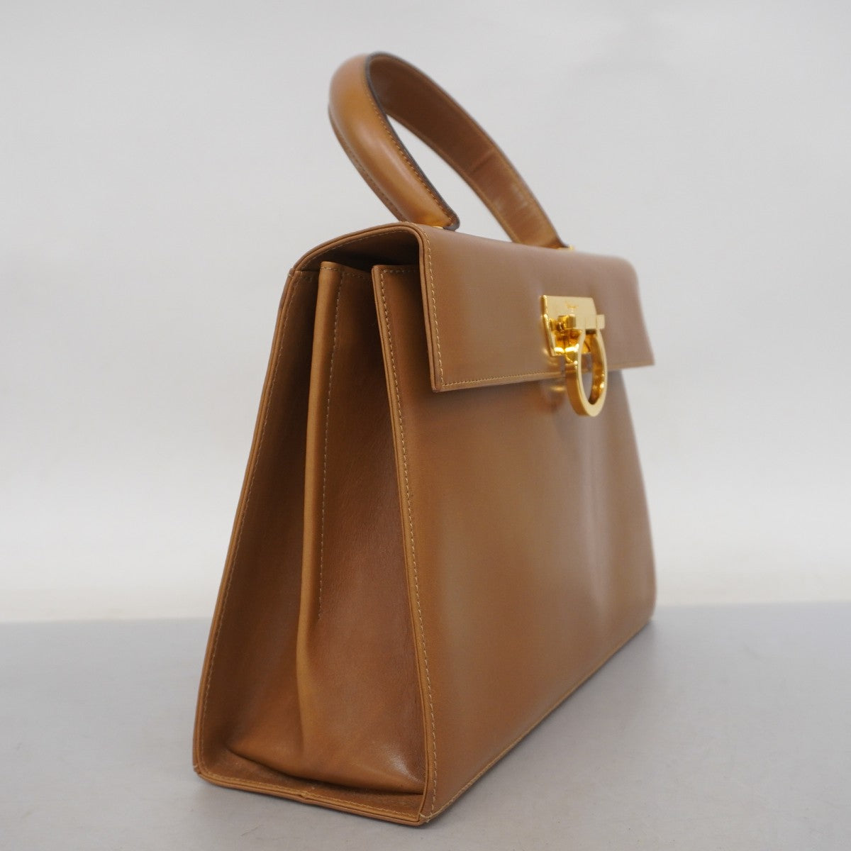 サルヴァトーレフェラガモ ガンチーニ ハンドバッグ オールレザー 金具 極 美品 Salvatore Ferragamo サルヴァトーレフェラガモ