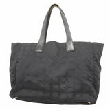 【5ia0375】シャネル トートバッグ ニュートラベル ナイロン ブラック シャンパンゴールド金具【中古】レディース