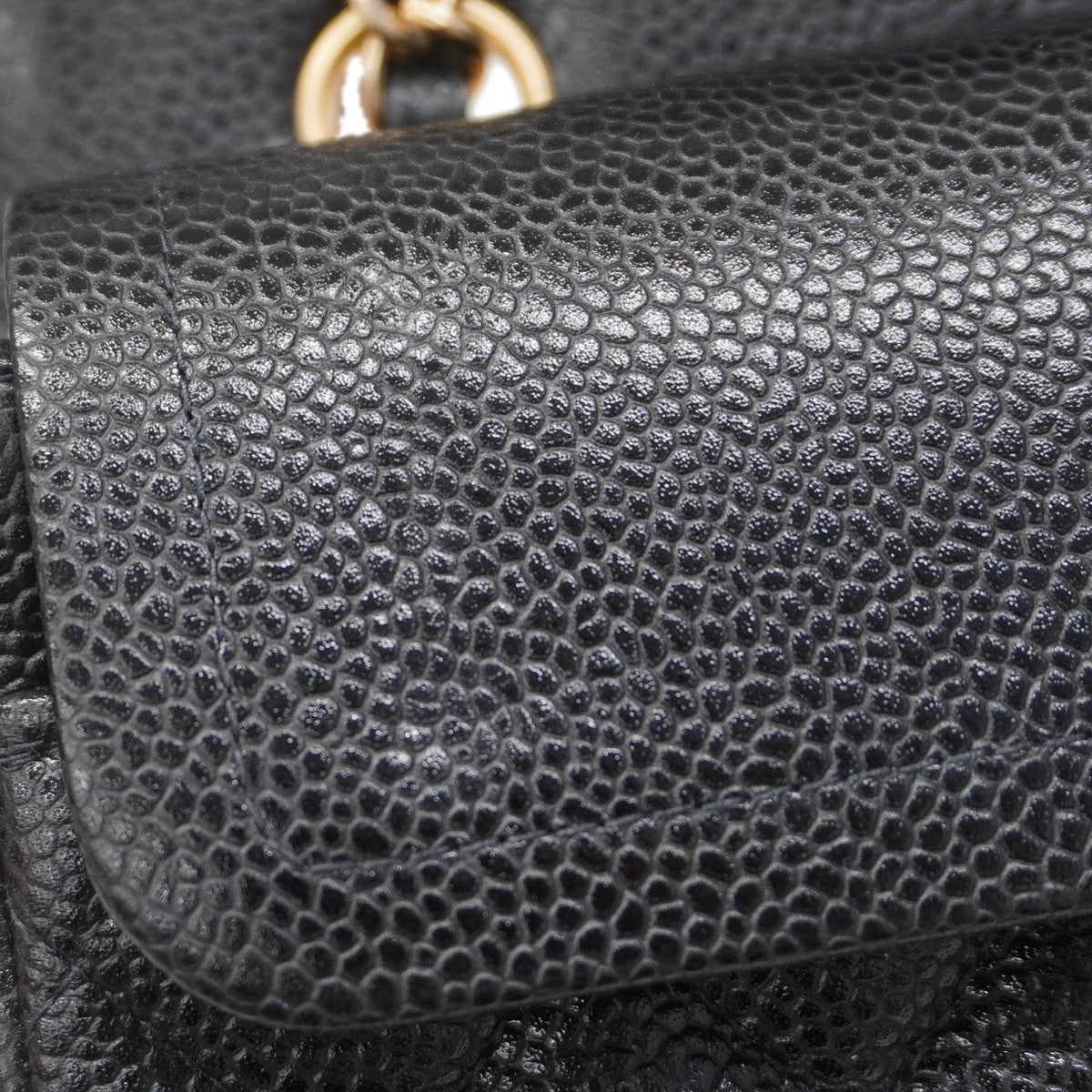 【5ib1297-h】シャネル ショルダーバッグ マトラッセ Wフラップ Wチェーン キャビアスキン ブラック ゴールド金具【中古】レディース
