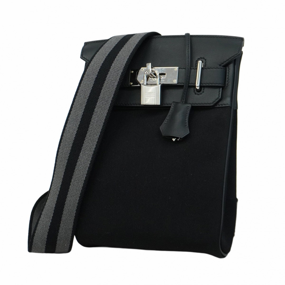 【5ib1966】エルメス ボディバッグ ケリーアッカドPM スイフト キャンバス ブラック シルバー金具 W刻印【中古】メンズ レディース ユニセックス