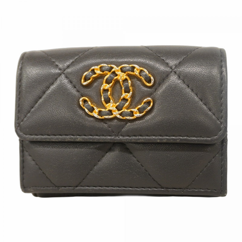 美品　シャネル　ラムスキン　マトラッセ　三つ折り財布　ブラック CHANEL シャネル マトラッセ ラムスキン 3つ折り財布 ミニ財布