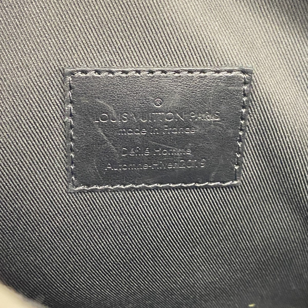 【5ib2363】ルイヴィトン ショルダーバッグ タイガ ソフトトランク M30341 ノワール/レインボー【中古】メンズ