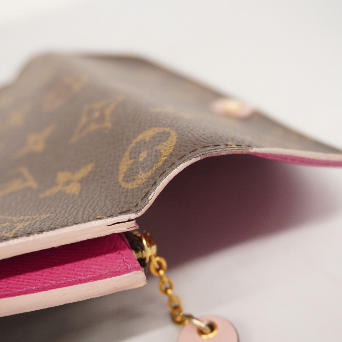 ルイヴィトン モノグラム ポルトフォイユ エミリー フラワーチャーム 長財布 LOUIS VUITTON - ルイヴィトン ポルトフォイユ・エミリー