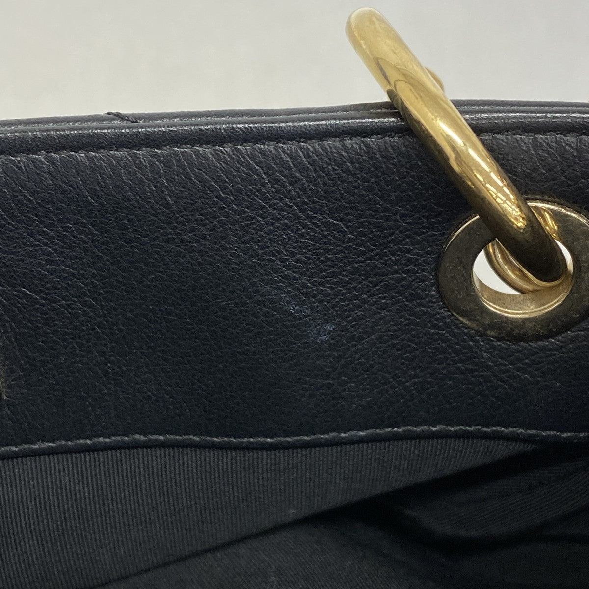 【5ic2812】シャネル ショルダーバッグ Vステッチ チェーンショルダー レザー ブラック ゴールド金具【中古】レディース