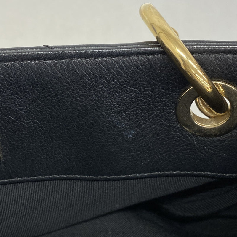 【5ic2812】シャネル ショルダーバッグ Vステッチ チェーンショルダー レザー ブラック ゴールド金具【中古】レディース