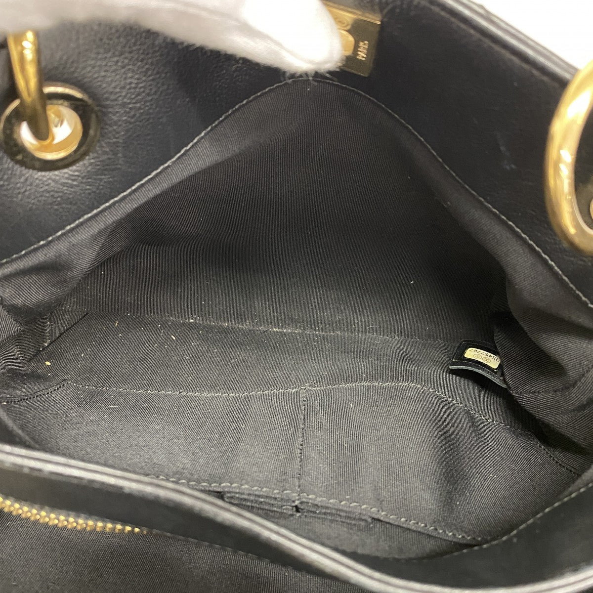 【5ic2812】シャネル ショルダーバッグ Vステッチ チェーンショルダー レザー ブラック ゴールド金具【中古】レディース