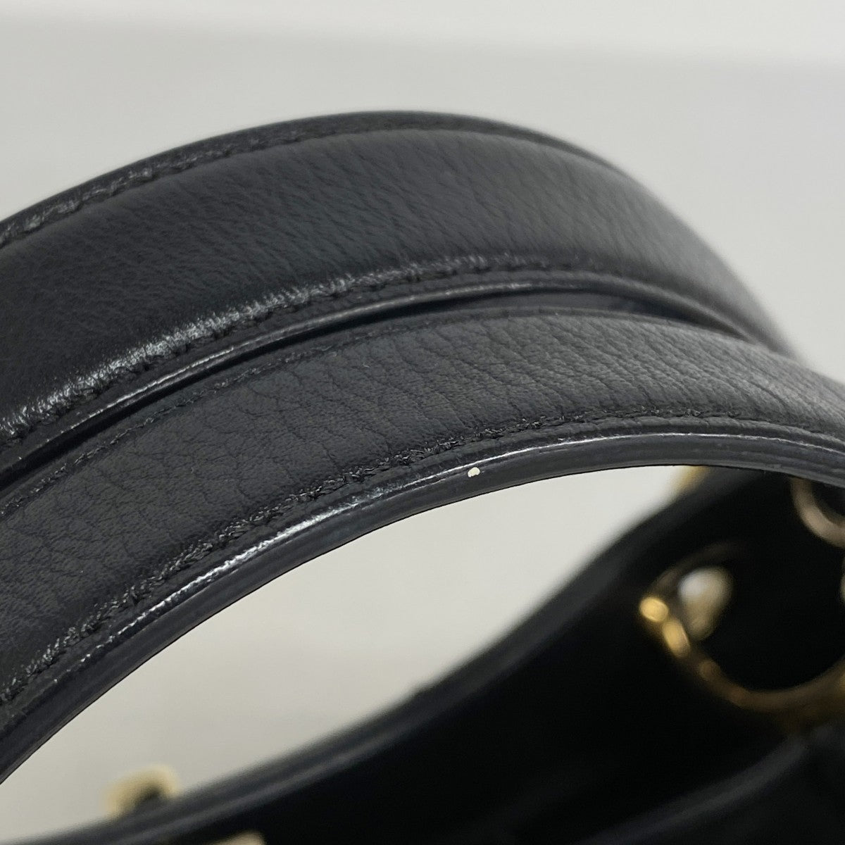 【5ic2812】シャネル ショルダーバッグ Vステッチ チェーンショルダー レザー ブラック ゴールド金具【中古】レディース