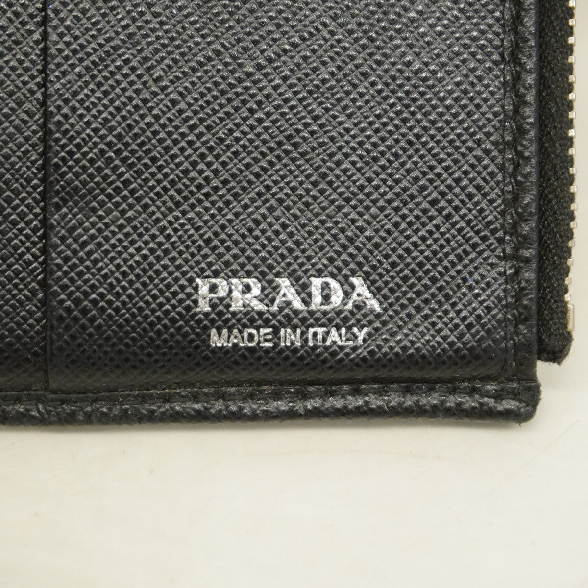 【5ic3651】プラダ 財布 サフィアーノ レザー ブラック シルバー金具【中古】レディース