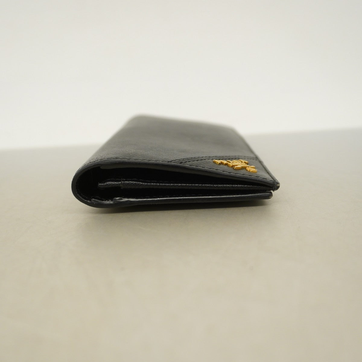 【5ic3652】プラダ 長財布 サフィアーノ レザー ブラック ゴールド金具【中古】メンズ