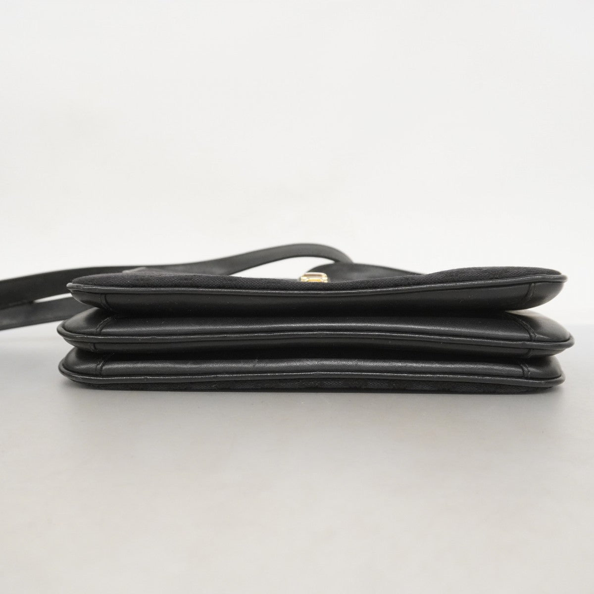 【5id4364】セリーヌ ショルダーバッグ マカダム キャンバス ブラック ゴールド金具【中古】レディース