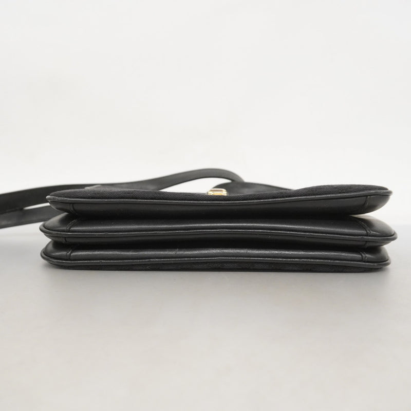 【5id4364】セリーヌ ショルダーバッグ マカダム キャンバス ブラック ゴールド金具【中古】レディース